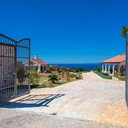 Vila De Pinus *