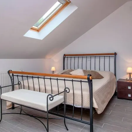 De Pinus Villa *