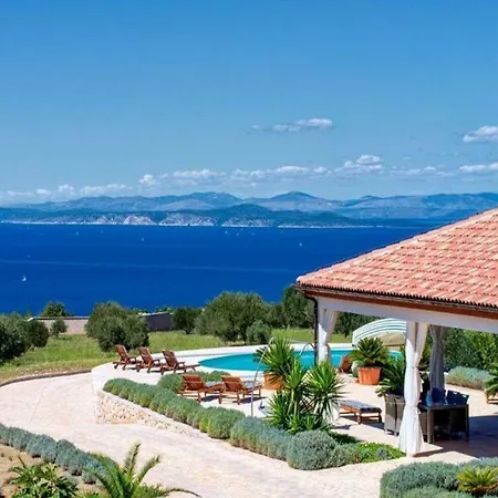 De Pinus * Hvar Town