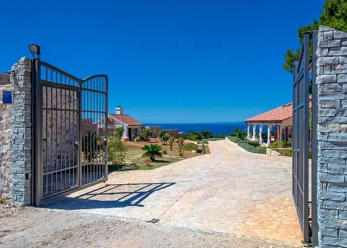 Villa De Pinus *