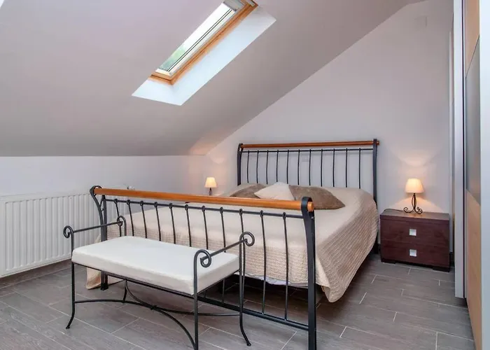 De Pinus Villa *