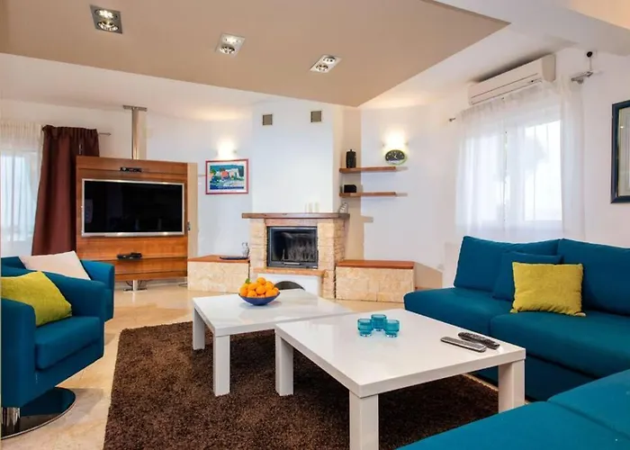 Villa De Pinus