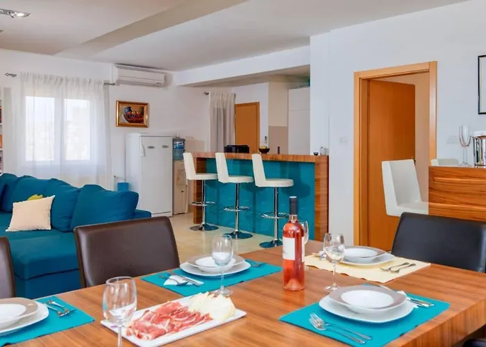 Villa De Pinus *